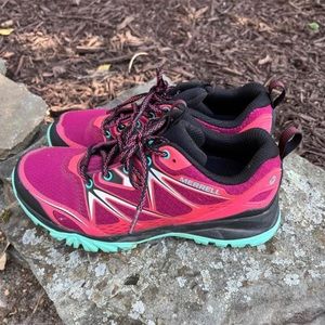 Merrell Women’s Hiking Shoes: Size 7.5